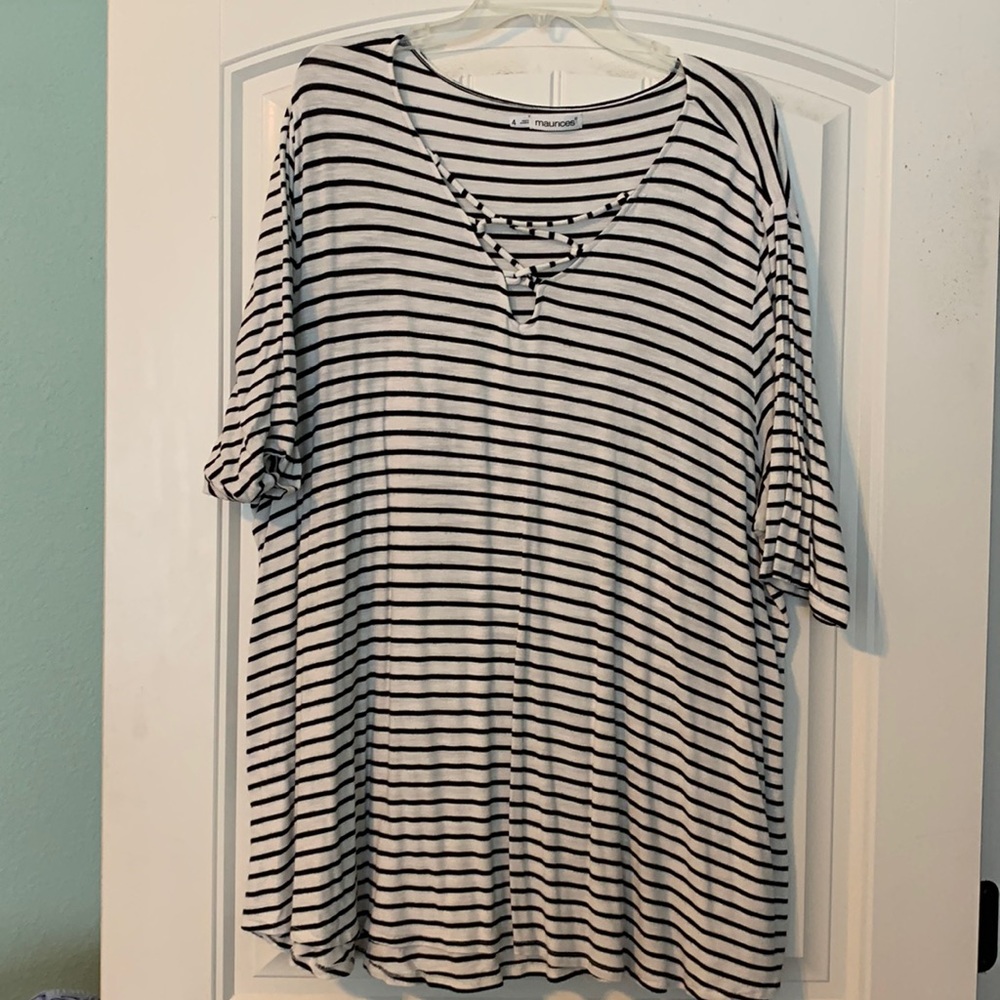 Black and white long tee